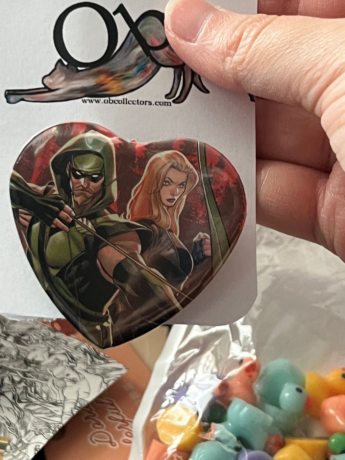 57mm Green Arrow and Black Canary Heart Button Pinback