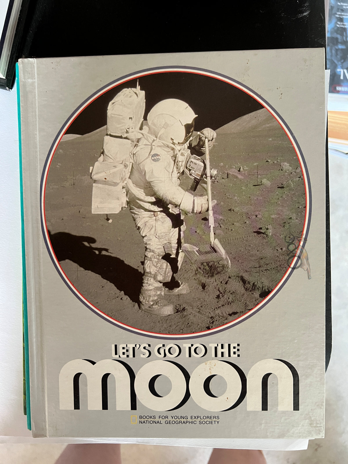 Let's Go to the Moon (National Geographic for Young Explorers)