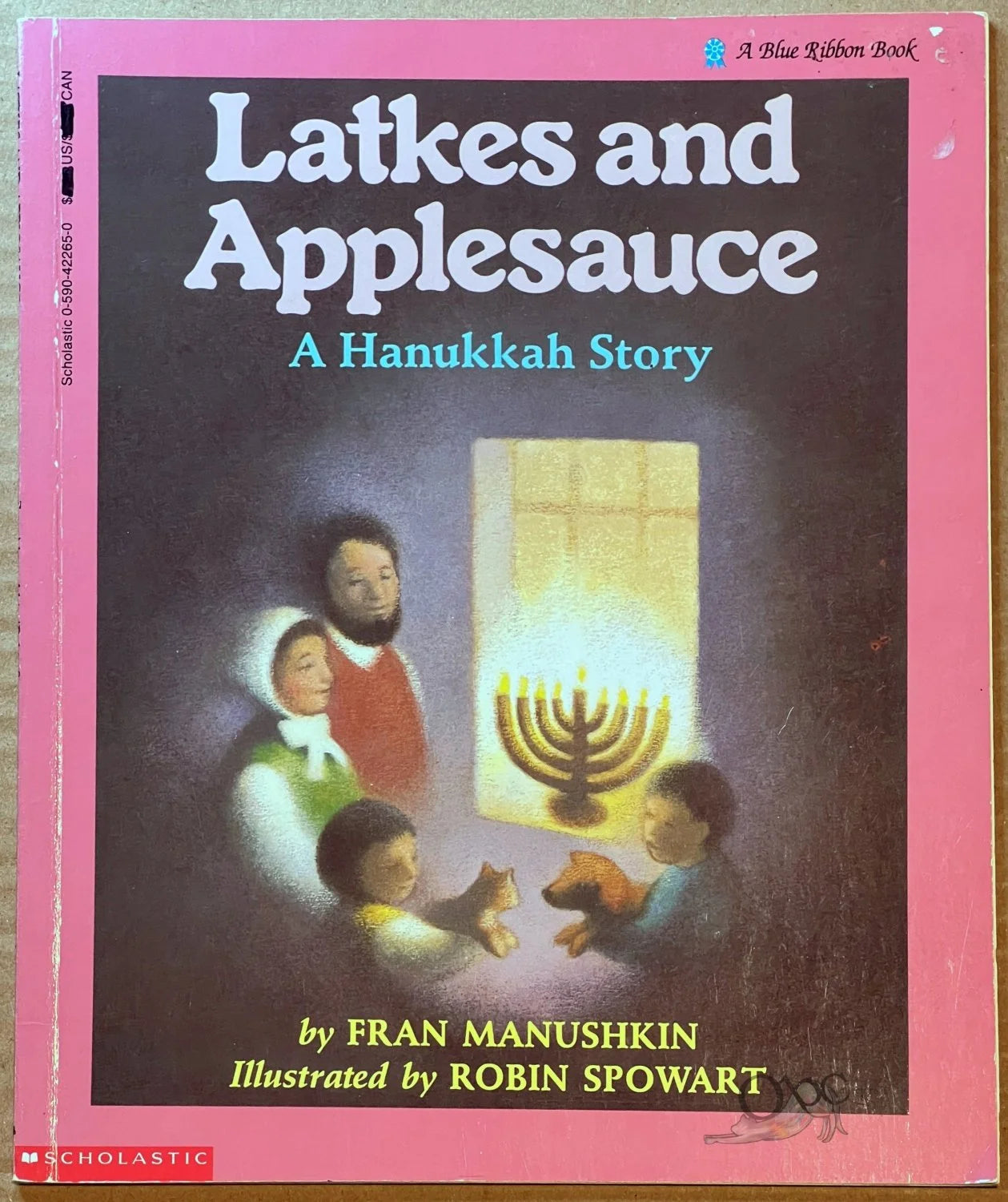 Latkes and Applesauce A Hanukkah Story by Fran Manshkin illusustrated by Robin Spowart
